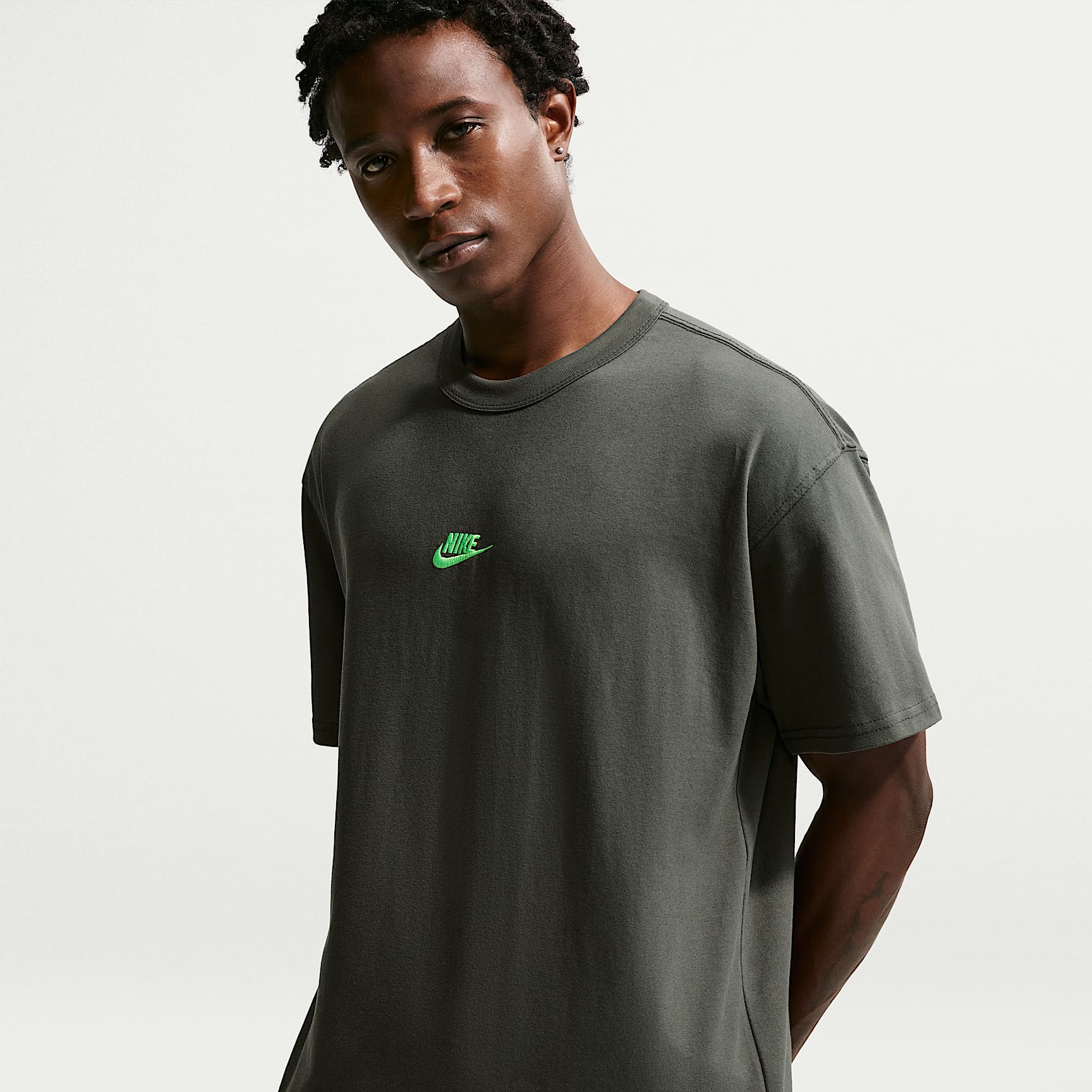 Nike Sportswear Premium Essentials Men's T-Shirt. Nike.com